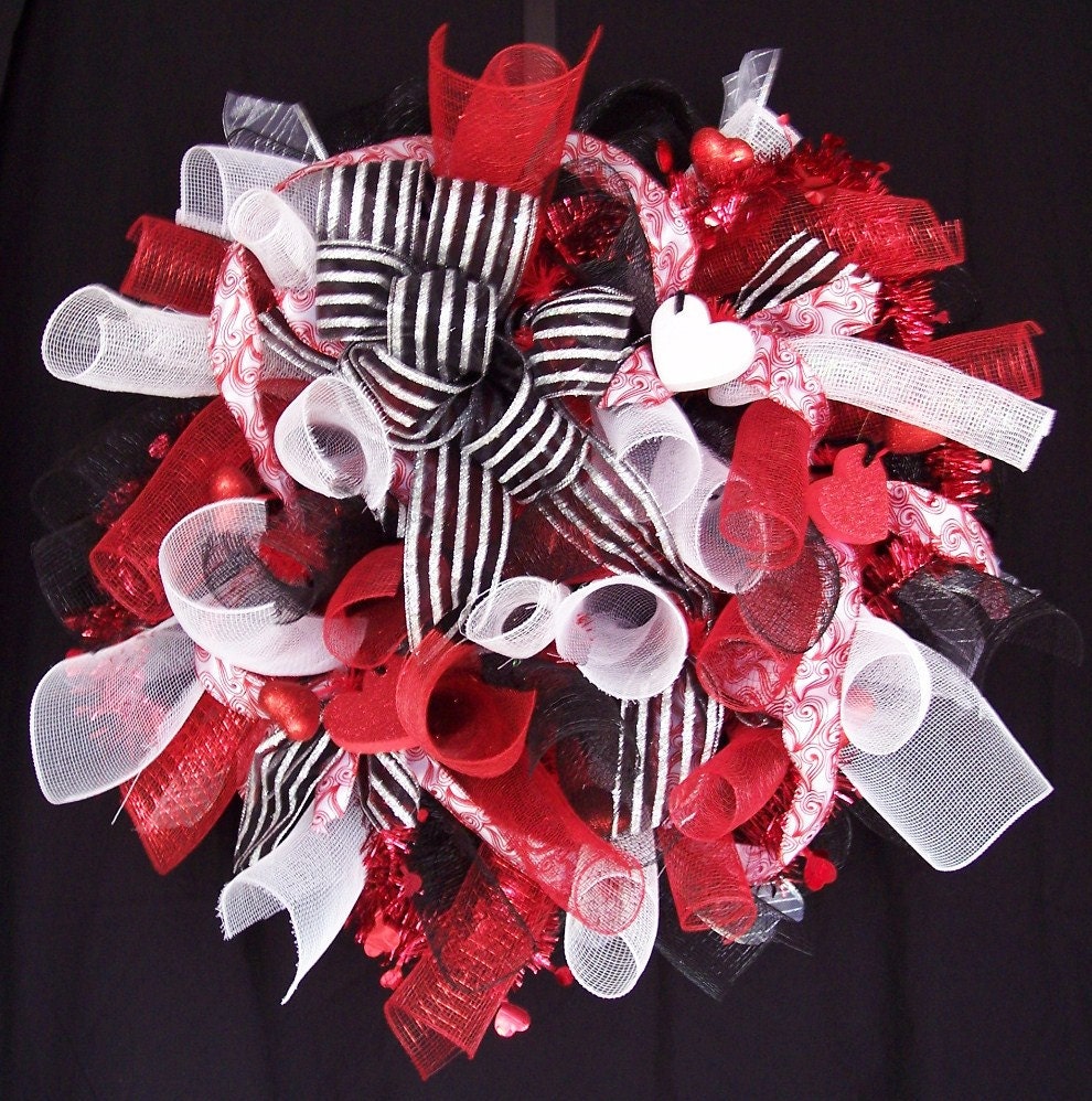 Valentine Day Spiral Deco Mesh Wreath