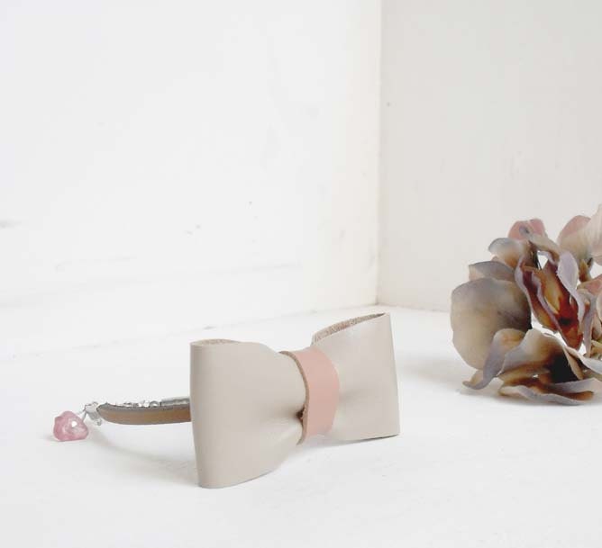 Sweet bow bracelet - nude leather bow with dust pink detail