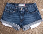 LEVIS 514 low rise booty shorts denim 5 pocket cuffed cut offs 100% cotton 30" waist