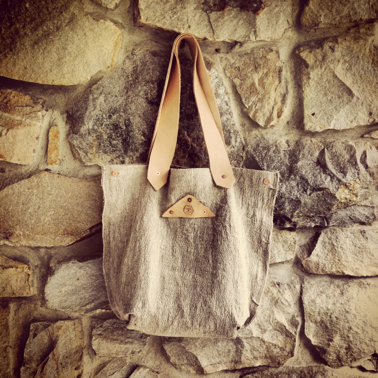 organic woven linen tote //  vegetable tanned leather trim // lined in canvas