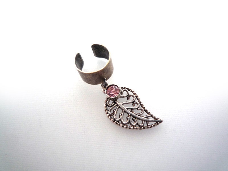 Silver Ox Plated Ear Cuff With Filigree Leaf And Rhinestone - A90