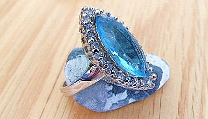 Cocktail Ring -  Vintage - Summer 2013 - Fashion Ring - Size 8 - Statement Jewelry - Light  Blue CZ - Ladies Ring -