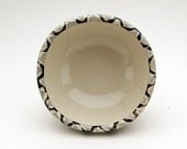 Large Soup Bowl with Net Pattern & Black Bottom