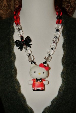 Handmade Hello KITTY Red Spanish Vinyl Figure Lg Cat Pendant Beaded Bow CHARM NECKLACE