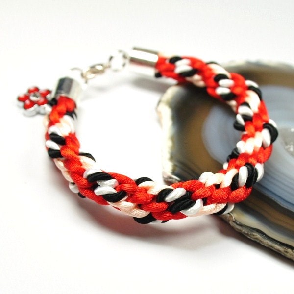 Kumihimo Bracelet. Manually Weaved Bracelet. Handmade Bracelet. Red and Black Bracelet.