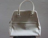 60s LARGE WHITE PURSE - Vinyl Ostrich Skin Style - Multiple Compartments