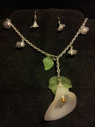 Calla lily necklace and earring set.