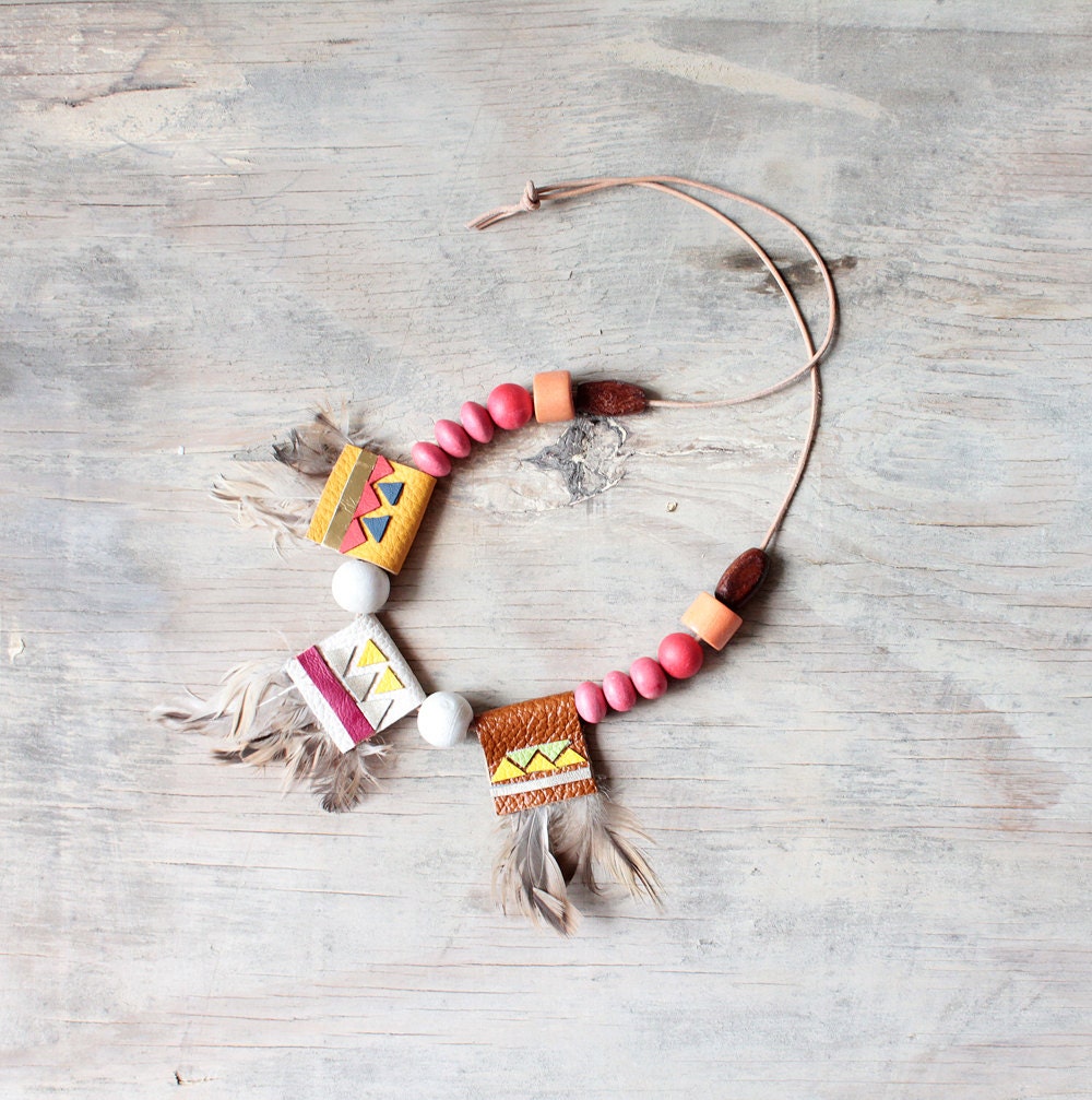 Joanna - Tribal statement necklace - Wood, feathers and leather