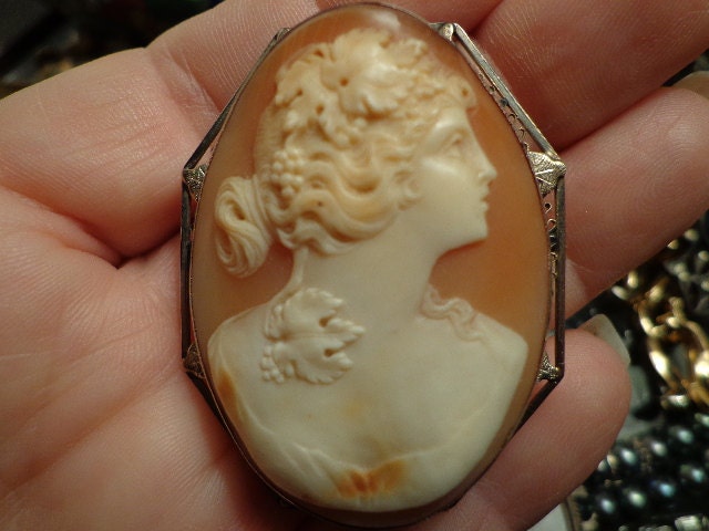 SALE Fine antique Carved Cameo 14K gold frame
