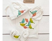 Organic baby accessories - print tropinal birds