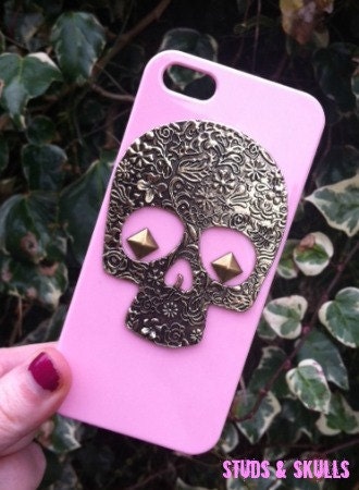 Pastel Baby Pink Vintange Bronze Studded Sugar Skull iPod Touch 5th Generation