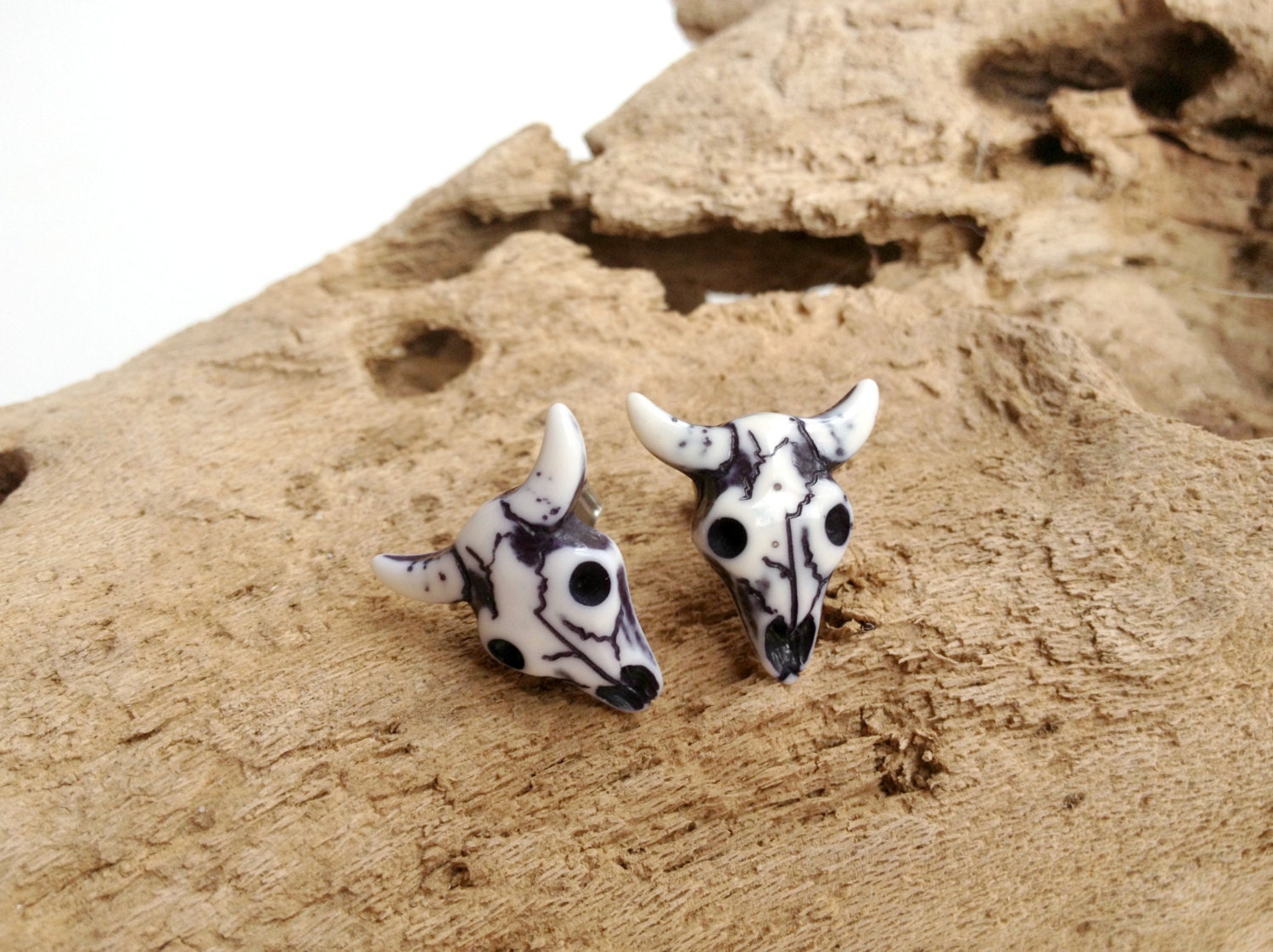 Buffalo Skull black and white studs earrings