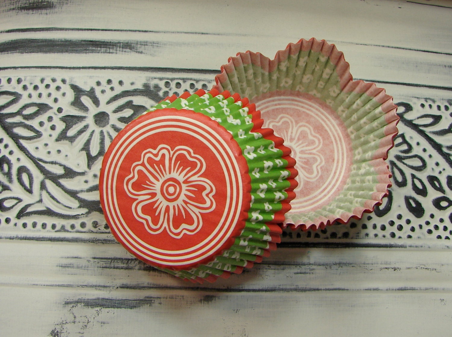 Cupcake Liners - Red and Green Cherry Blossom With Scalloped Petal Edge - 50 Piece