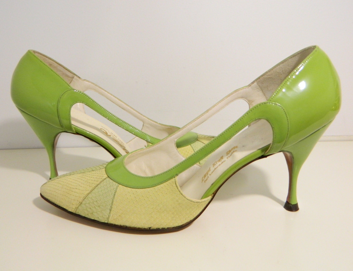 Sizzling Vintage Palizzio, US size 8.5 genuine lime and mint reptile skin with genuine patent chartreuse leather color block leather pumps