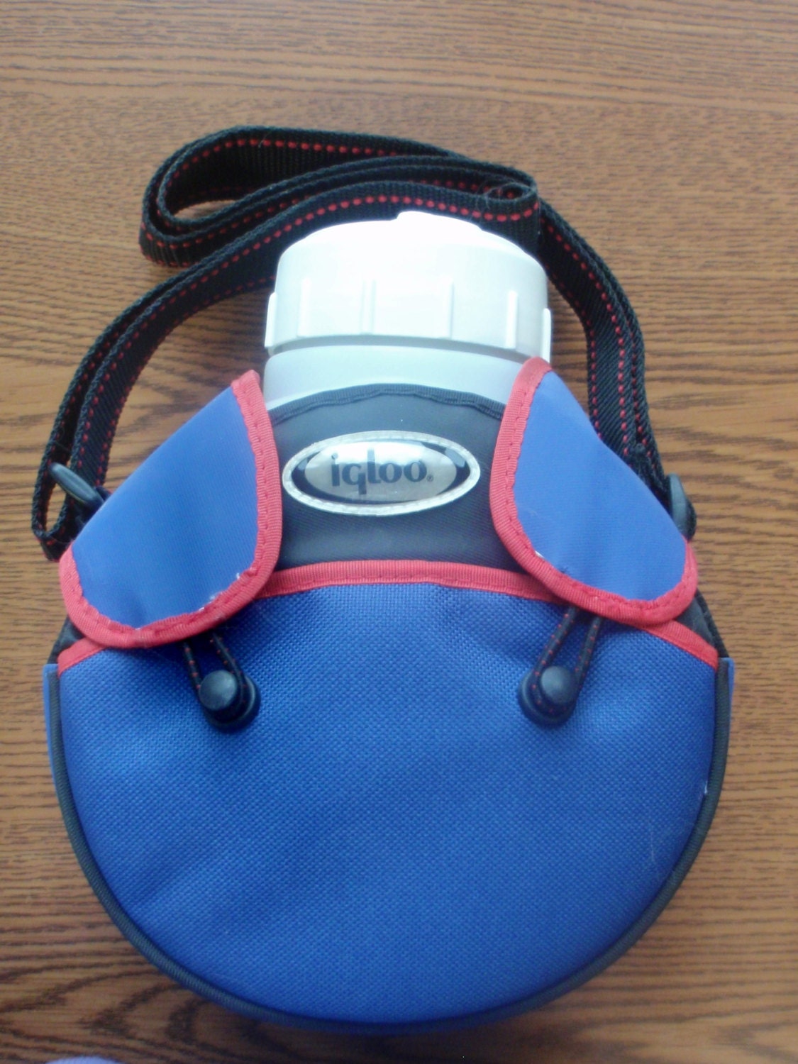 New Igoo 2 Quart Canteen Camping Hiking Beach Removeable Cover Easy Wash