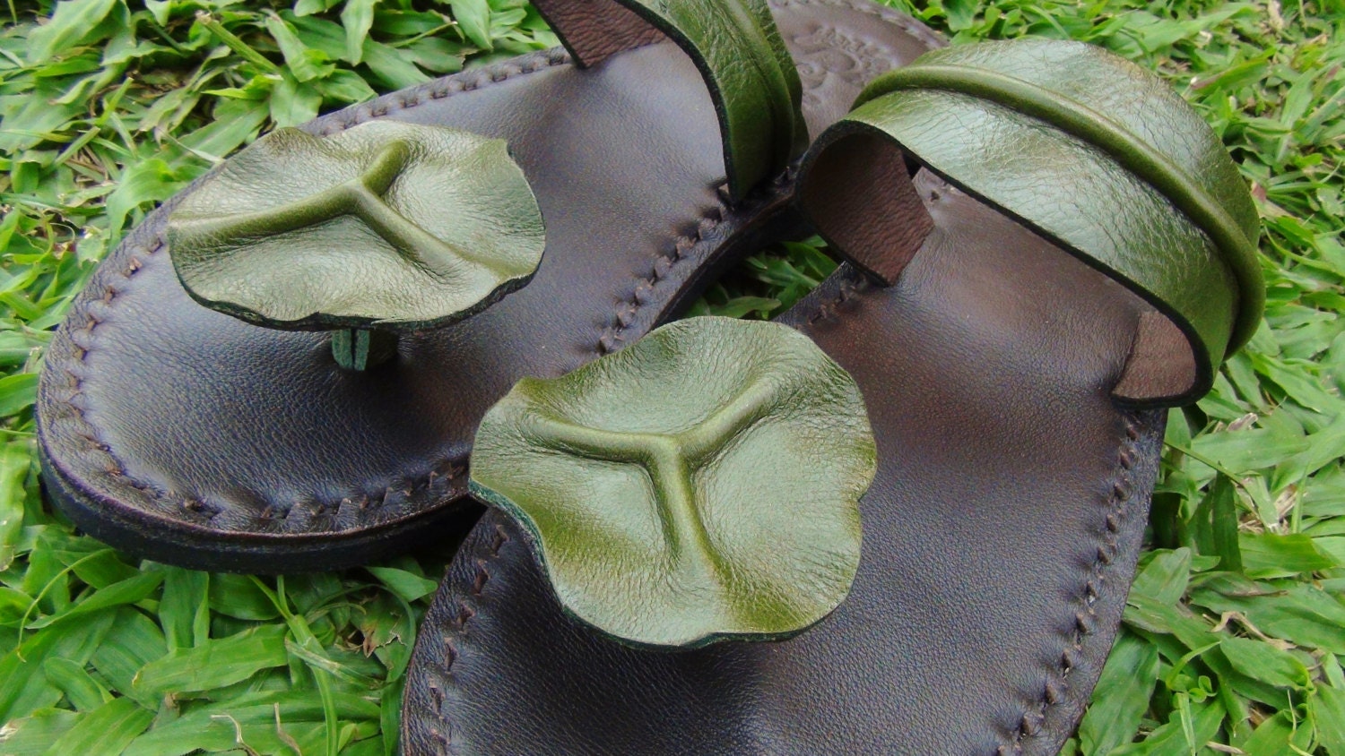 Lotus Leaves Leather Sandals