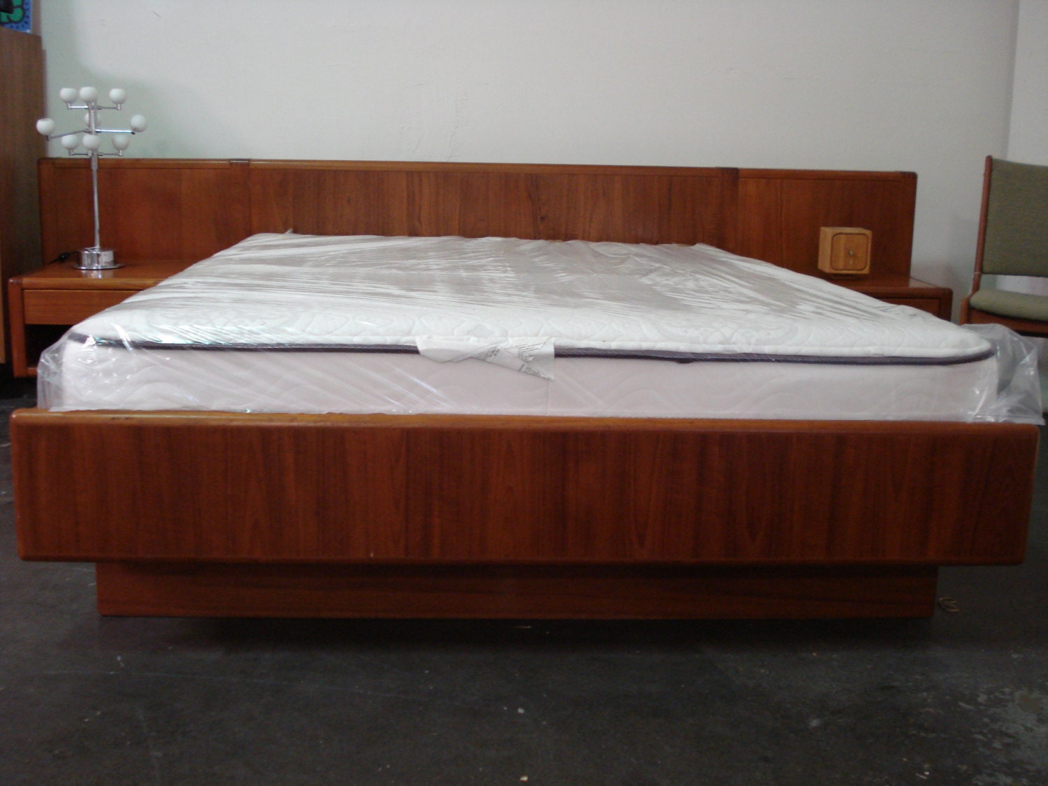 Mid Century Modern Queen Bed with Mattress