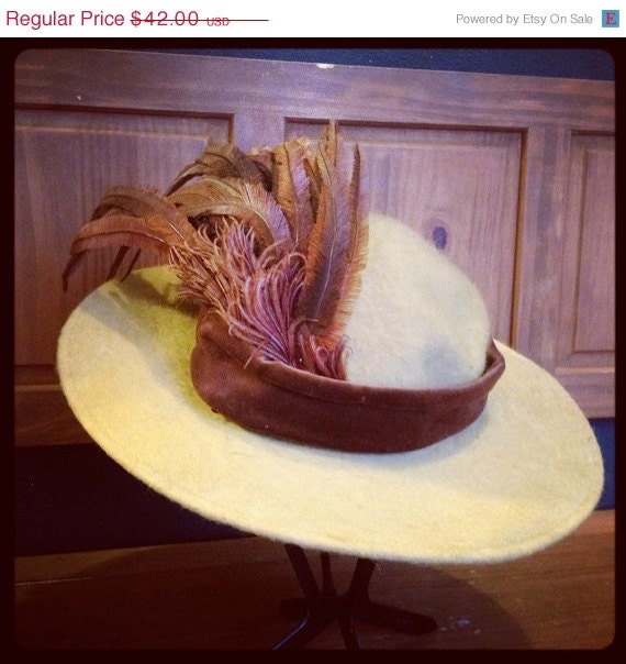 SPRING SALE Vintage 1930s Wool Hat by Merrimac Excello "Original Chapeaux Louise" Gold Hat with Brown Feathers