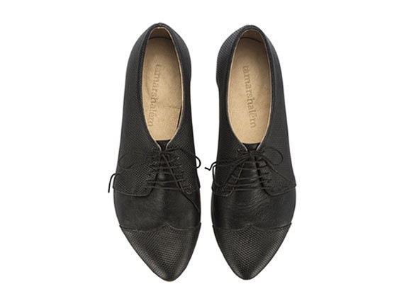 Polly Jean, Black Shoes, Oxford