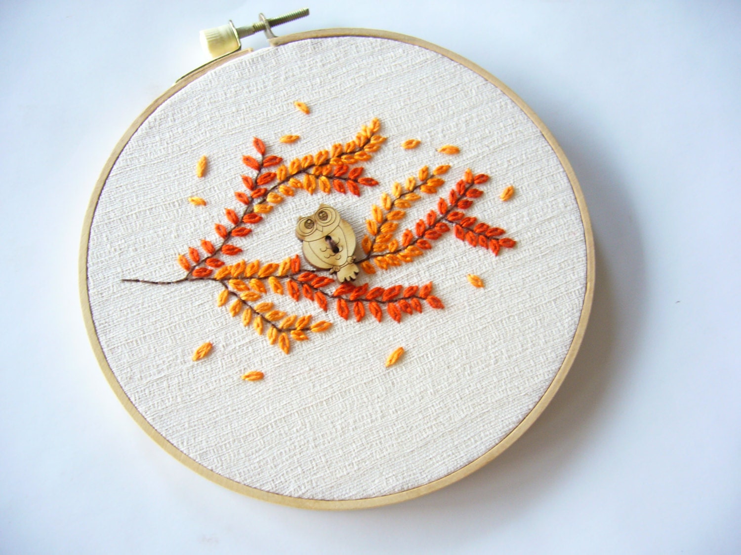 Hoop art, tree and owl, hand embroidered, wall decoration, embroidery hoop art