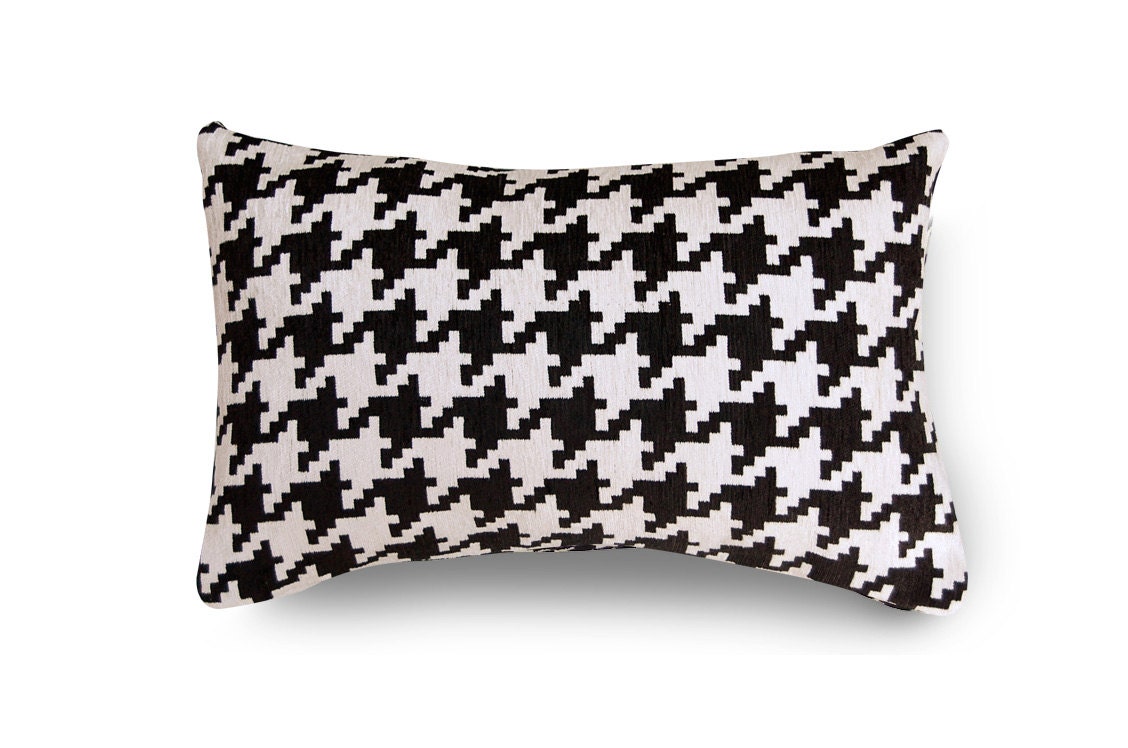SALE. Houndstooth Pillow with insert  12X18 inch