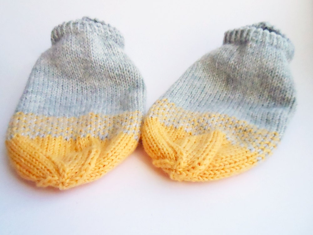 Ombré slippers in grey and yellow, hand knit bed socks in large women's size