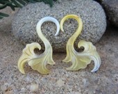 FREE US Shipping Beautifully carved 10G (2.4mm)  yellow Mother of Pearl tribal ear gauge , Organic gauge earrings L532