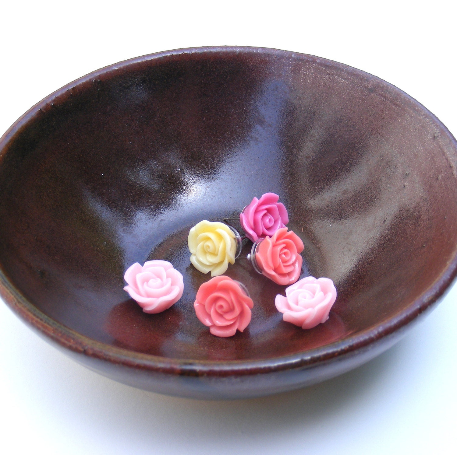 Pretty Ivory Flower Stud Earrings Hypoallergenic