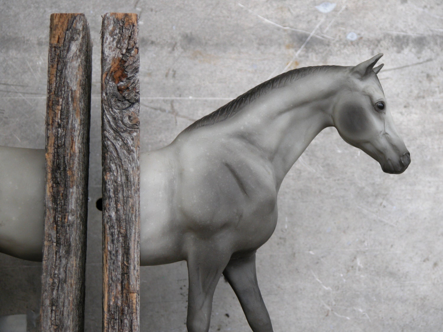 EQUINE COLLECTION hunter horse bookend in grey