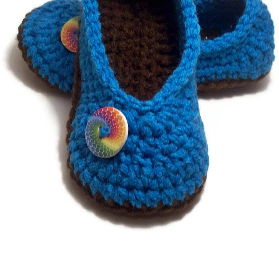 Womens Slippers , Ladies Slippers , House Shoes , Crochet Slippers ,Winter Accessory , Your Size