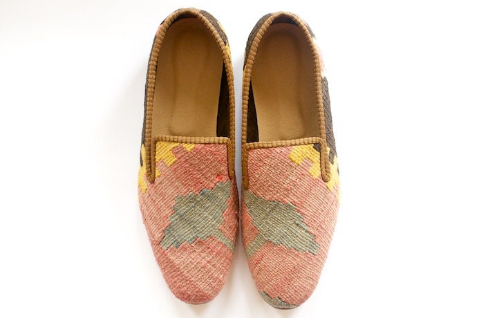 Men Kilim shoes. Size 44 (Men US size 10)
