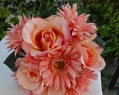 Bridesmaid bouquet in shades of peach