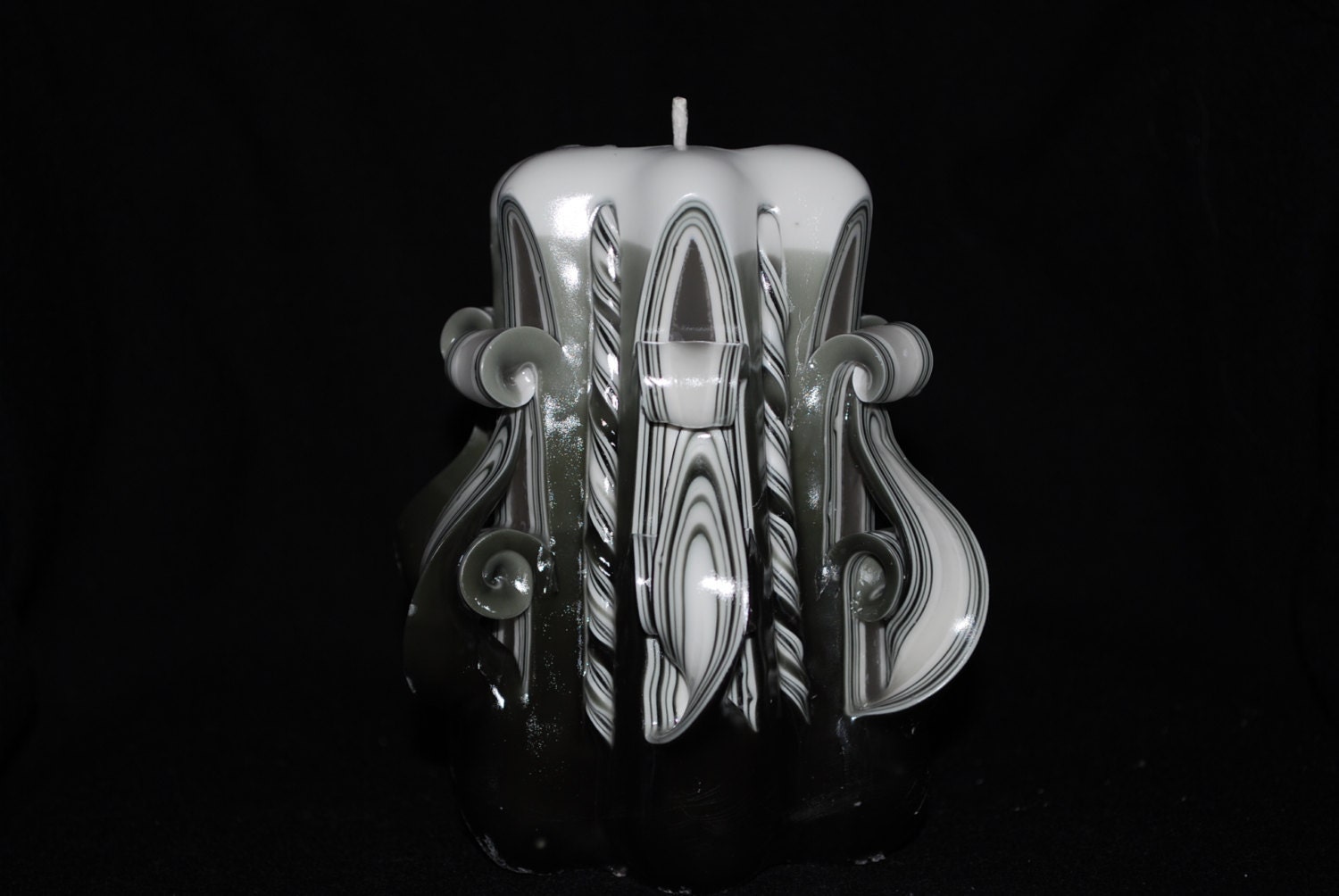 Hand Carved Tri Band Black Cut and Curl Candle