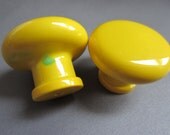 Reclaimed 2 x Plastic Yellow Medium Drawer Knobs