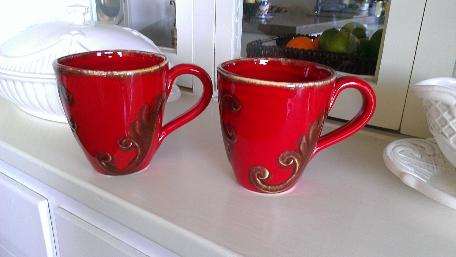 2 Barely Used Red and Brown Swirl Mugs Pier 1 - OLDANDUSED