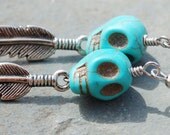 skull & feather charm earring - boho jewelry - sugar skull earrings - silver feather charm earrings - bohemian earrings
