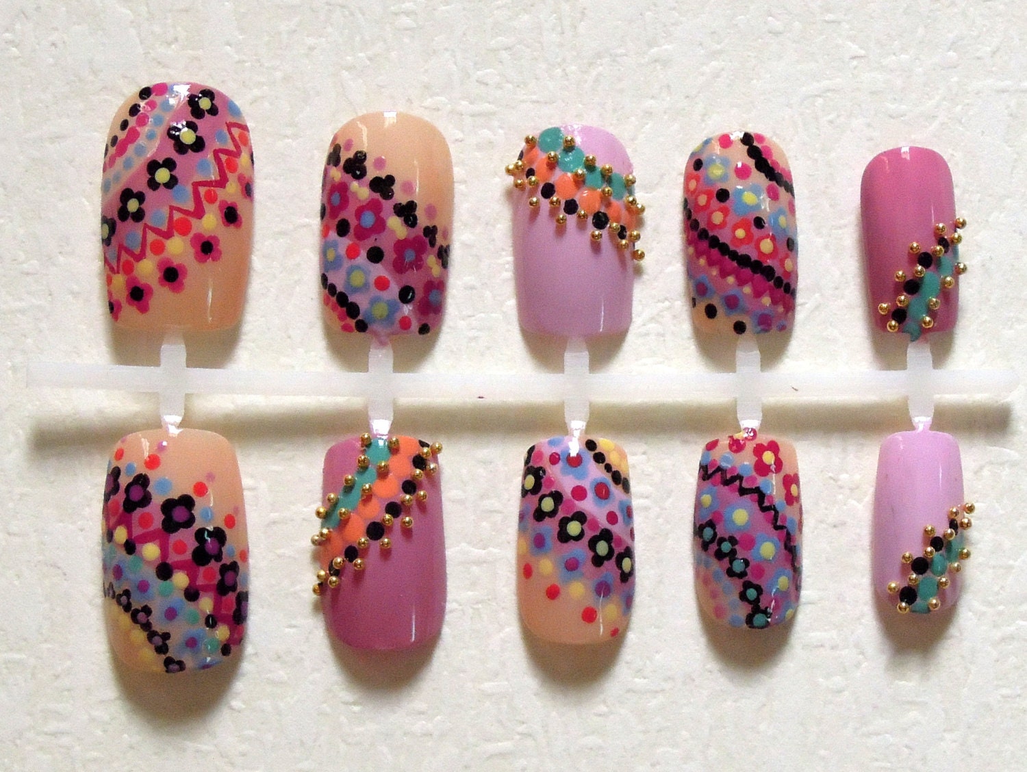 Pink and Nude Indian / Ethnic / Tribal Inspired Dotted Fake Nails with Gold Beads Nail Set