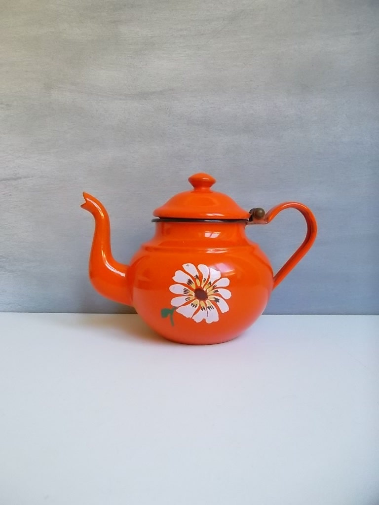 Vintage Teapot, Vintage Orange teapot, Vintage Enamelware Orange teapot, 1970's Italian enamel Westen Due Leoni teapot