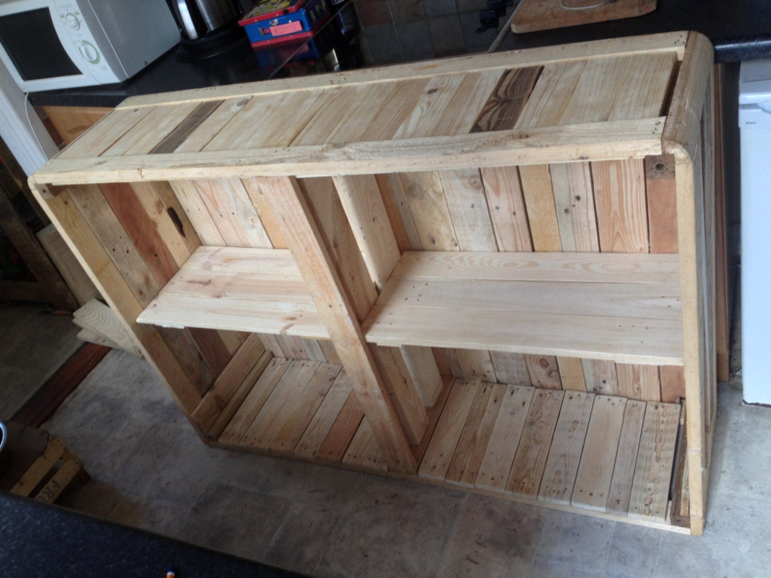 Bookcase / record rack / display cabinet made from pallets 