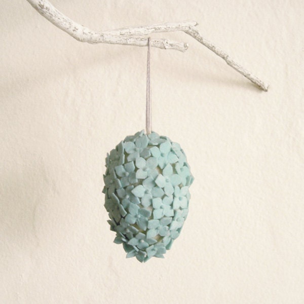 pale blue hydrangea hanging egg