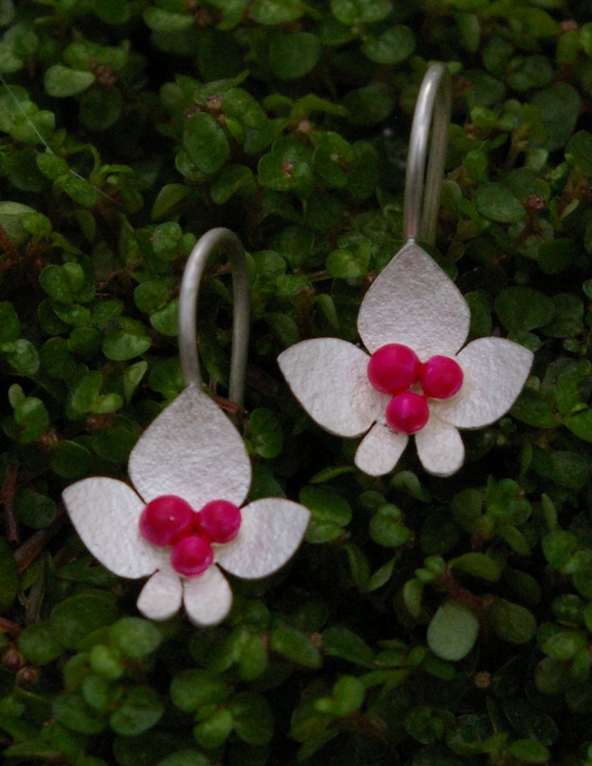 Boucles d'oreilles en argent 925  fleur d'orchidée grains roses