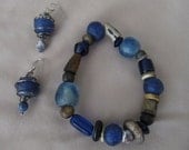 beaded chunky blue stretchy bracelet
