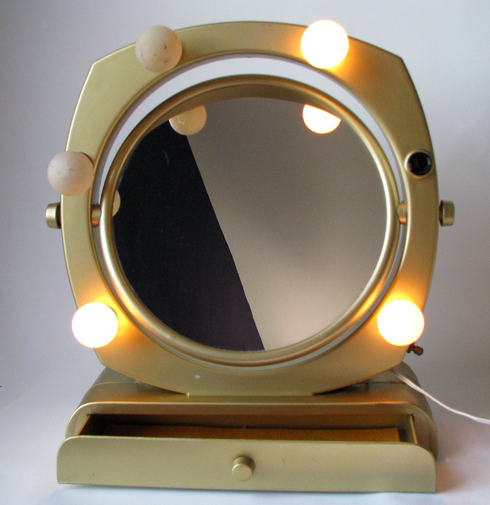 Vintage - Vanity - Hollywood Mirror - Lighted