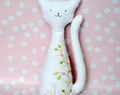 Kitty with Green Berries and White Flowers - appleandeve