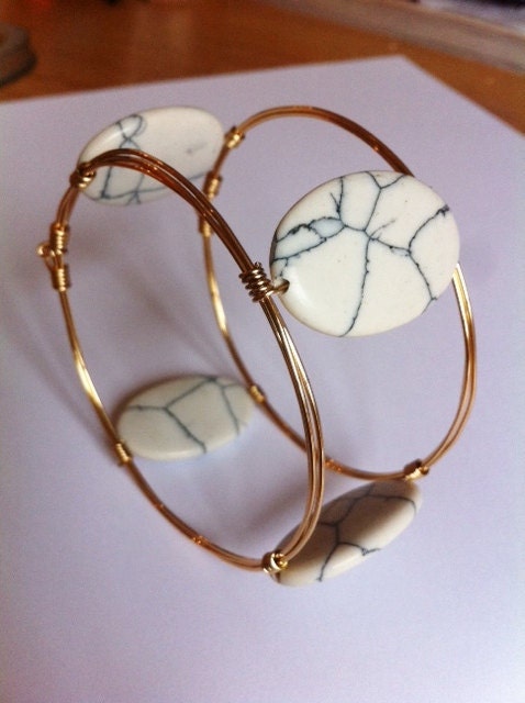 White howlite chunky bangle
