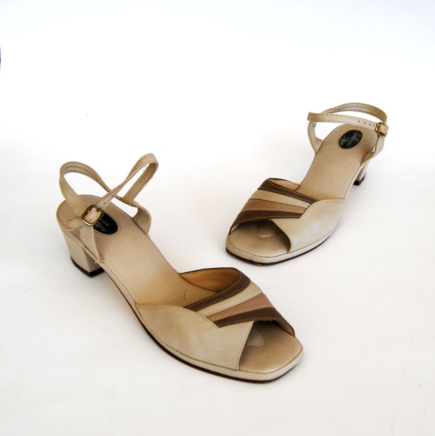 vintage SECRETARY peep toe heels /  1960s beige COLORBLOCK leatherette sling backs
