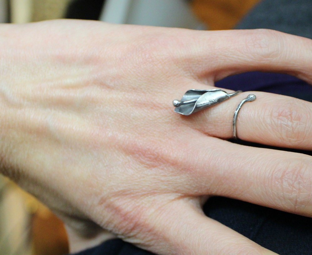 Black calla lily ring - adjustable coil ring, textured, organic