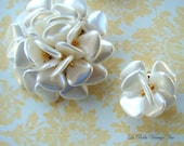 Vintage Brooch Earrings - Ivory Sculpted Pearl Clusters - Wedding Set - Signed Hong Kong
