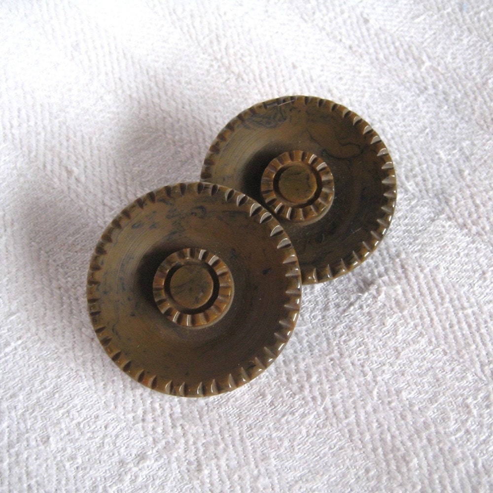 Green Bullseye Vintage Bakelite Carved Coat Buttons