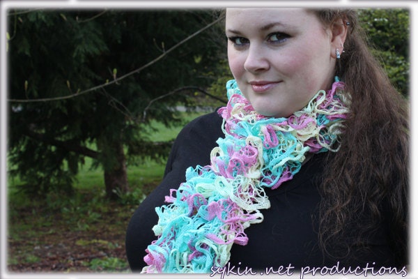 Ruffle Scarf, Starbella Cheers, loom knit